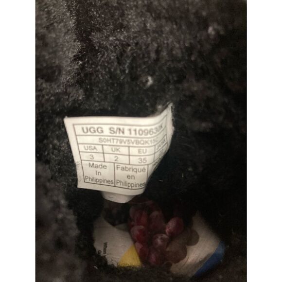 UGG Bailey Girls, Black Boots, Sz 3, Bow on side - Picture 9 of 12